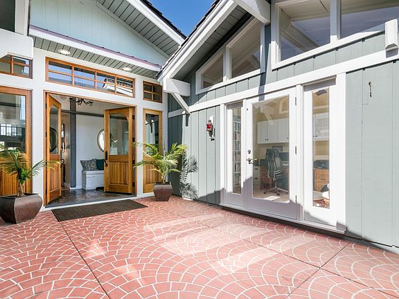 4th image of 3015 Seaview Ave