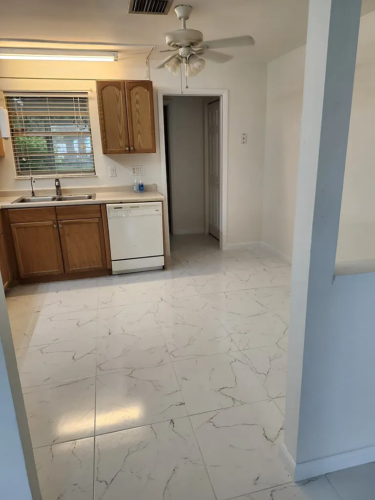 2 bed, 868 sqft, $1,700 — Photo 3