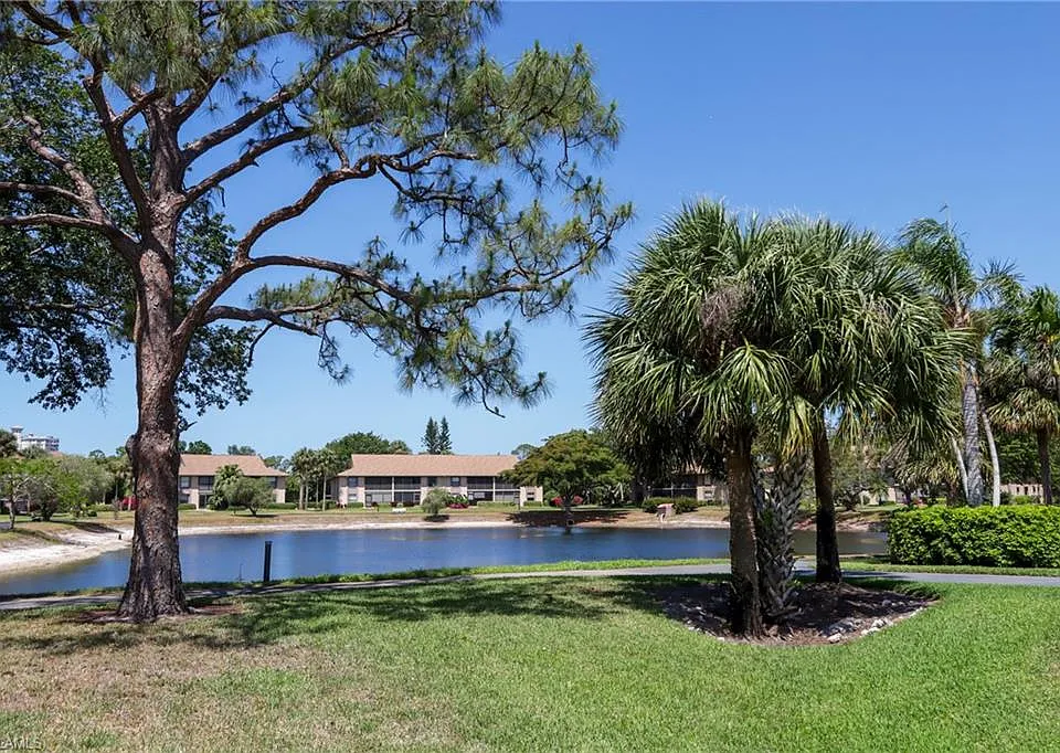 505 Lake Louise Cir #101