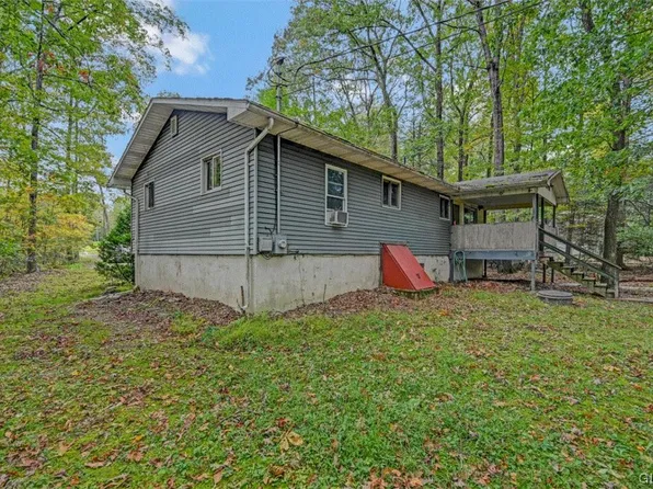 555 Rinker Rd, Stroudsburg, PA 18360