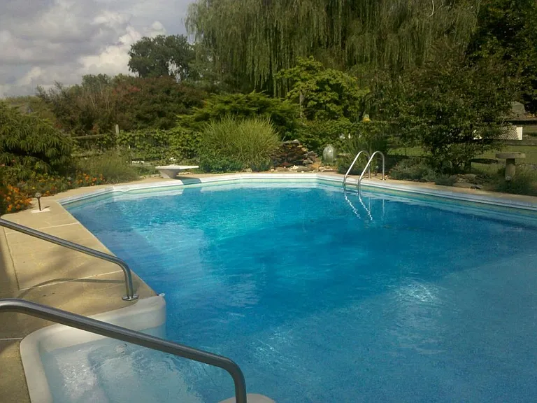 Valley Dr — Photo 1