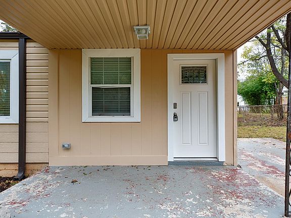 3rd image of 4304 9th Ave SW
