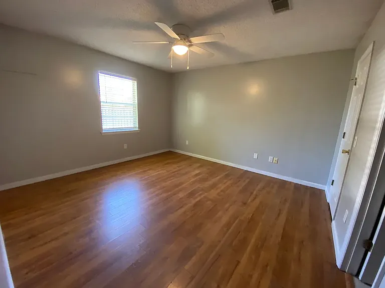 722 Cindy Ln — Photo 10