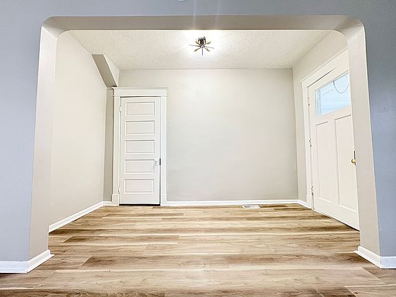 3rd image of 641 Church St