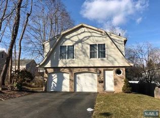 32 Avenue B, Mahwah, NJ 07430
