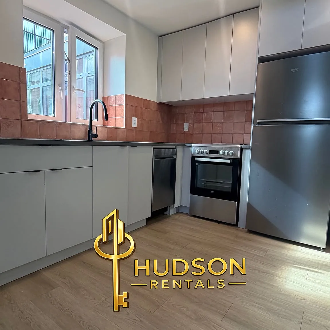 332 Pacific Ave — Photo 1