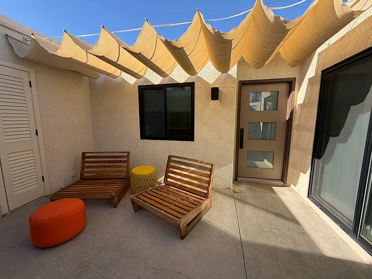 652 N Vallarta Cir — Photo 2