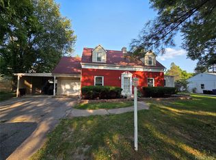 3115 Circle Dr, Flint, MI 48507