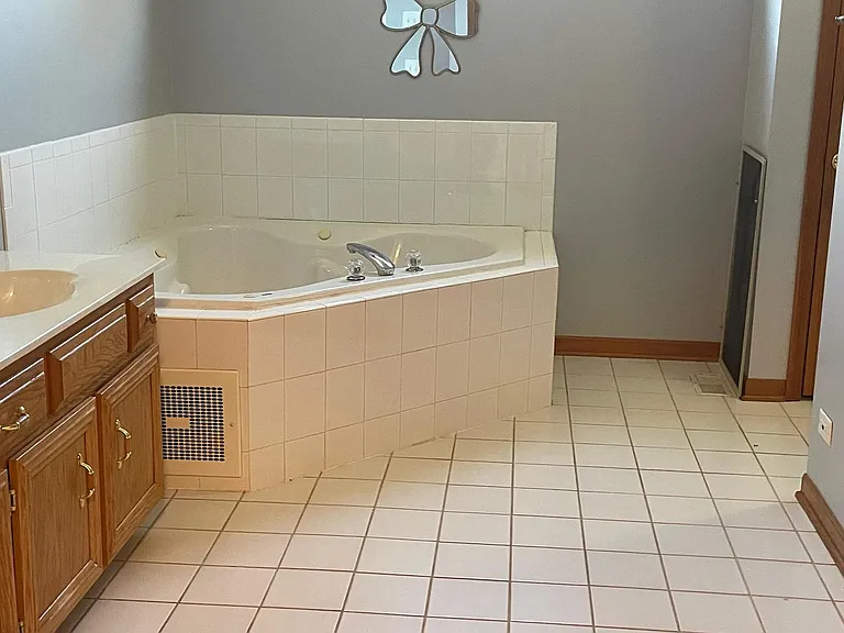 13356 Vicarage Dr — Photo 23