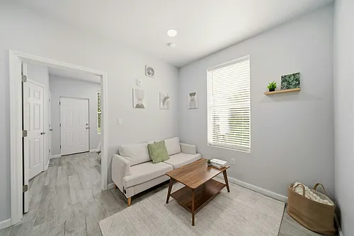 715 28th St Photo 1