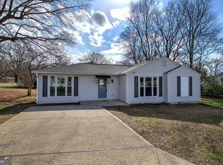 30 Grove Cir, Cartersville, GA 30120