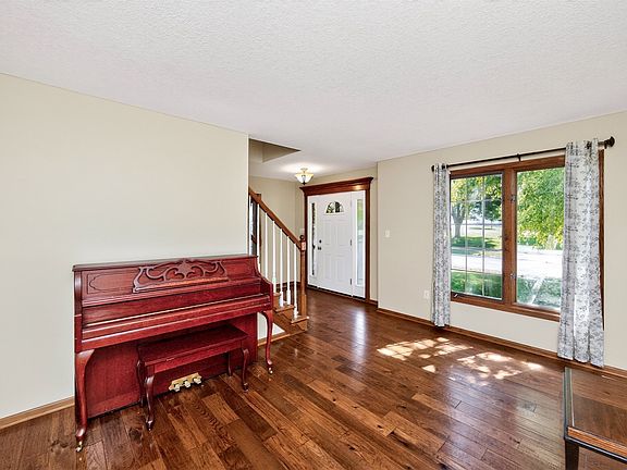 5th image of 4616 93rd St