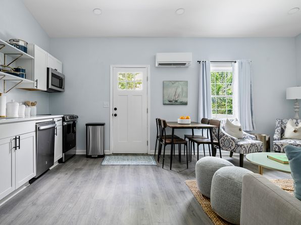 charleston-south-carolina-2057762737 picture