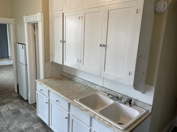 447-453 W Military Ave, Fremont, NE