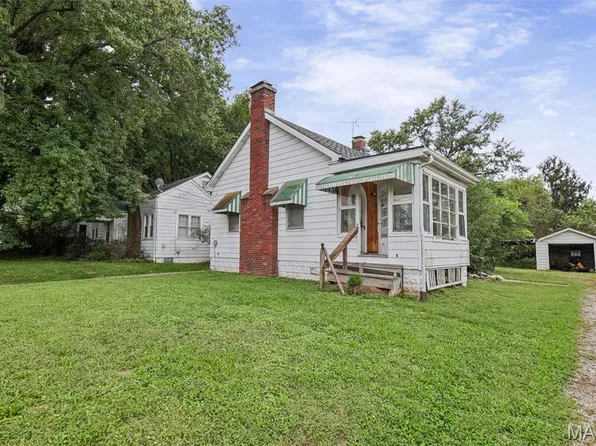 2308 S Belt W, Belleville, IL 62226