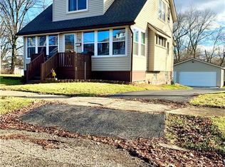 15 Ohio Ave, Niles, OH 44446