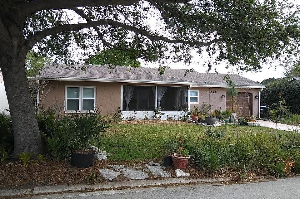 1st image of 4743 Larchmont Ct