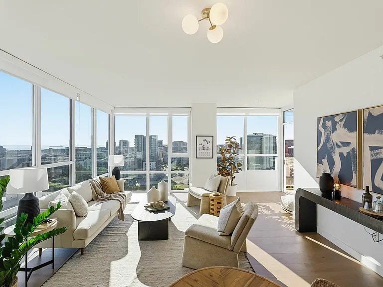 300 Berry St #1008 — Photo 9