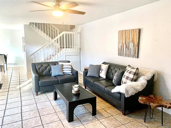 4th image of 2596 Lakeview Ct