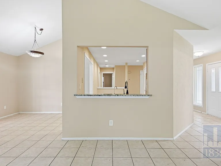 2616 Chowan Cv — Photo 3