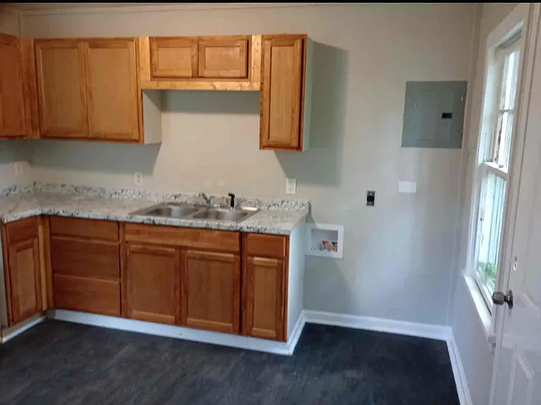 6 Court C — Photo 9