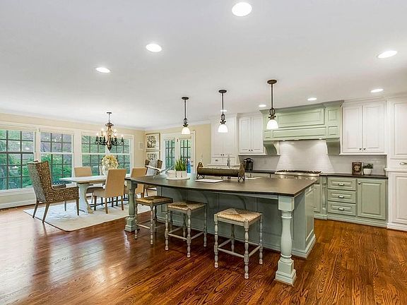 2nd image of 3012 W 90th St