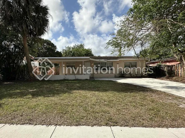 5670 S 38th Ct, Greenacres, FL 33463