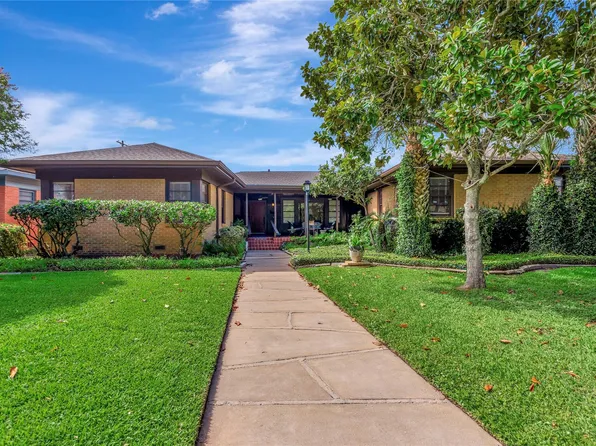 4316 Caduceus Pl, Galveston, TX 77550