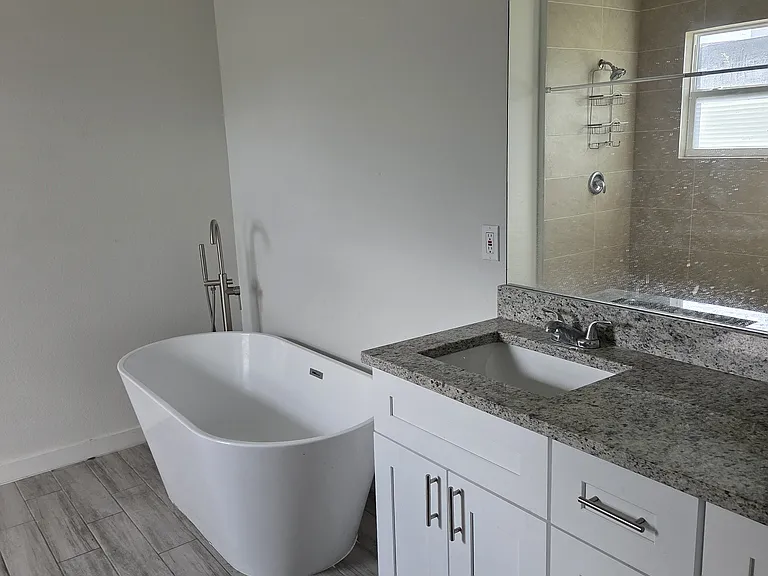 721 Green Ct — Photo 7