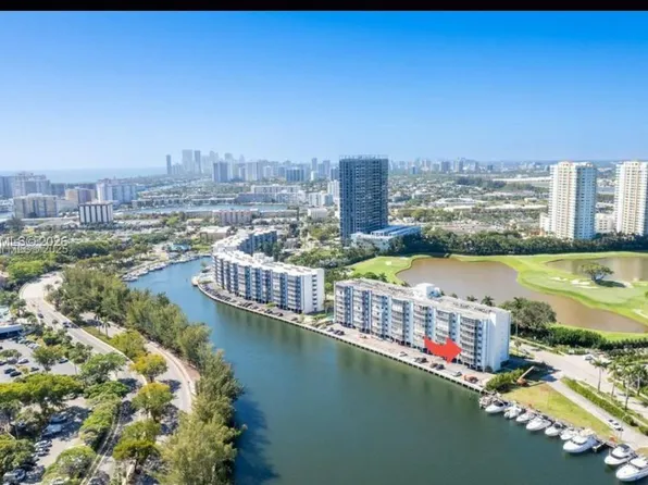 400 Diplomat Pkwy APT 302, Hallandale Beach, FL 33009