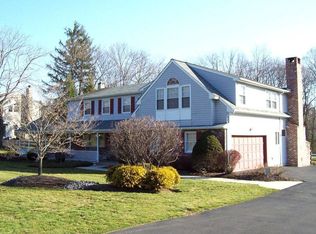 2165 Pioneer Rd, Hatboro, PA 19040