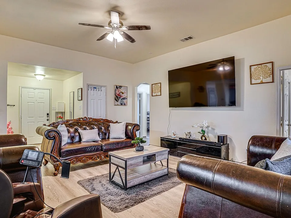 3102 Via Helena Dr #ID1638159P