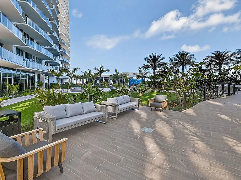 220 Lake Shore Dr #715 — Photo 39