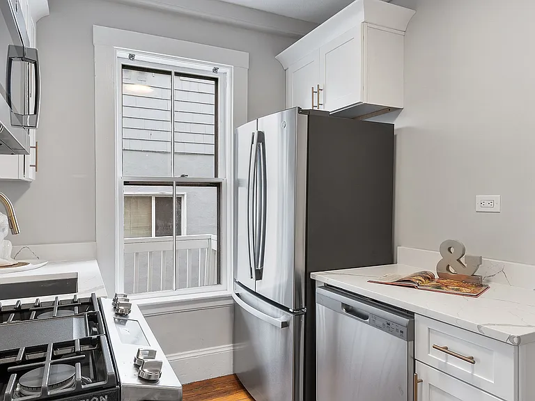 52 Bonair St #1A — Photo 2
