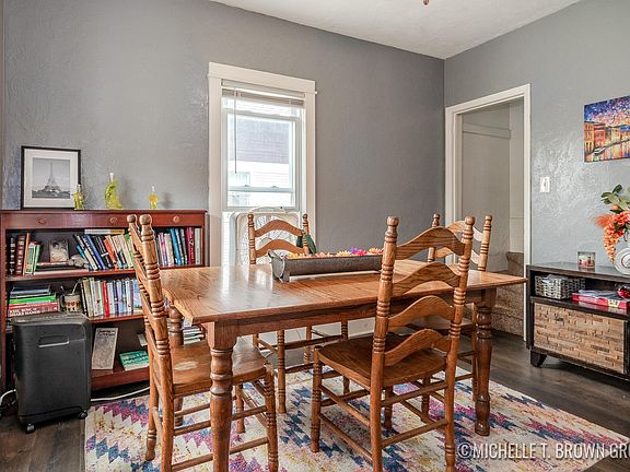 4th image of 842 Arianna St NW
