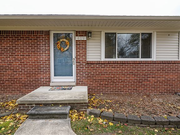 5th image of 419 Cambridge Ave