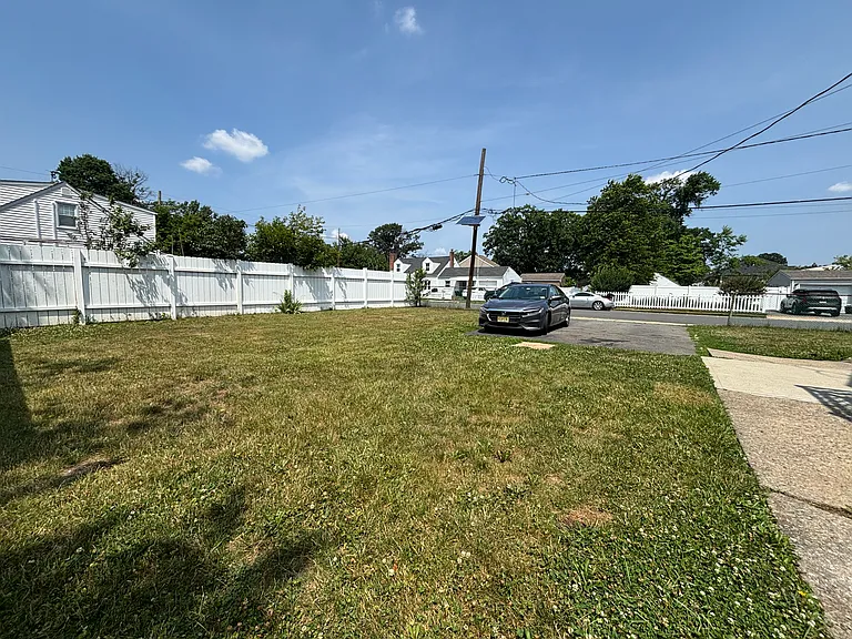 68 Seymour Ave — Photo 20