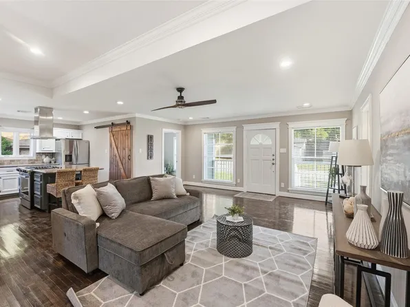 1008 Lawndale Ave, Brenham, TX 77833