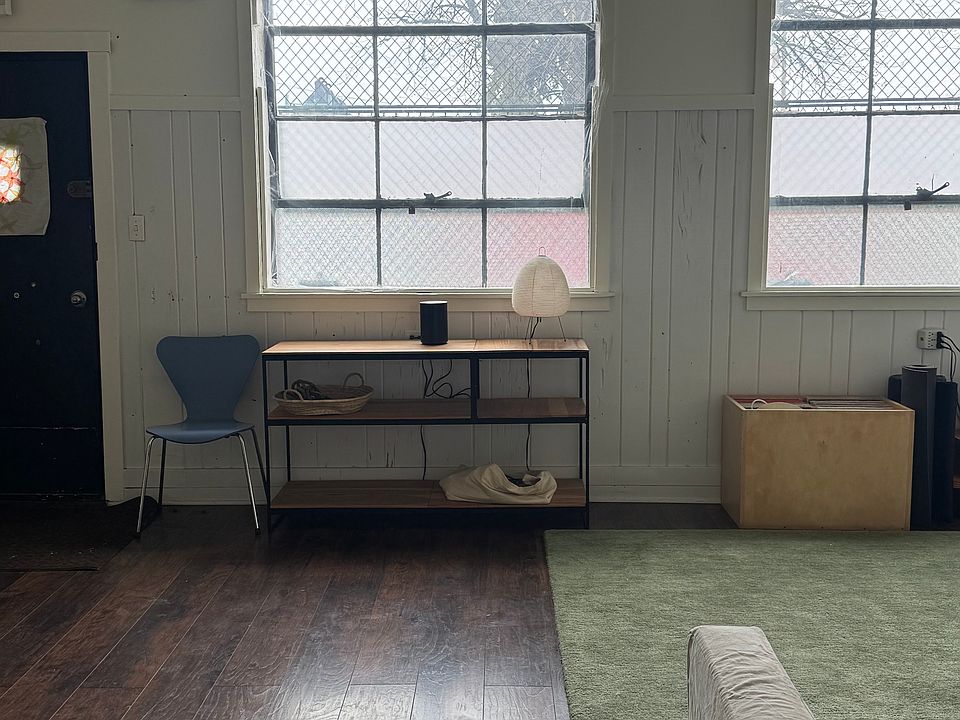1st image of 3953 W Shakespeare Ave