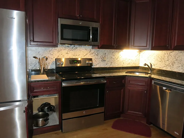 196 Exchange St — Photo 4