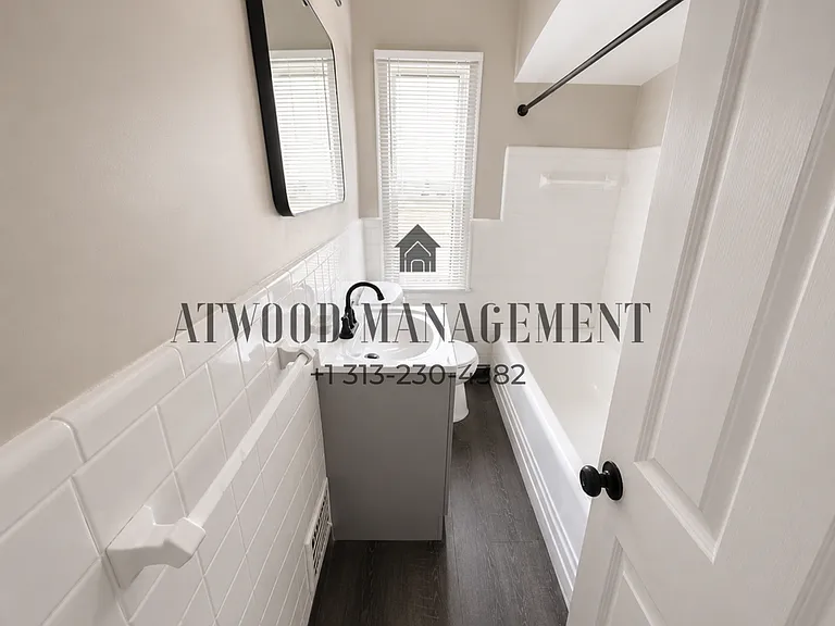 10015 Robson St — Photo 11