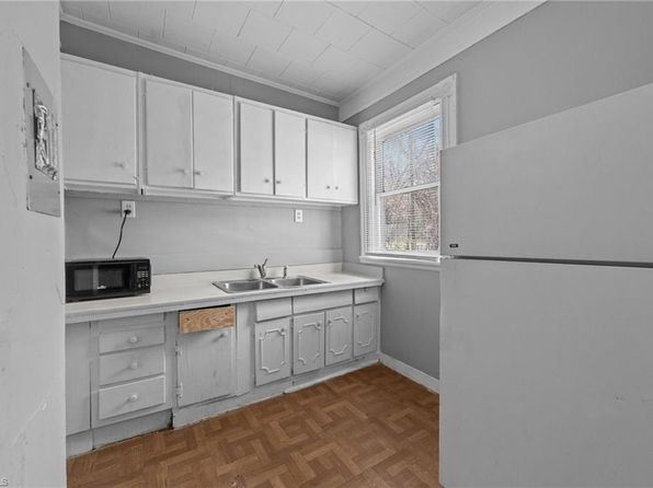 greensboro-north-carolina-252330164 picture