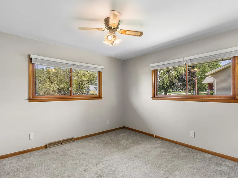 18525 Heathway Ln — Photo 17