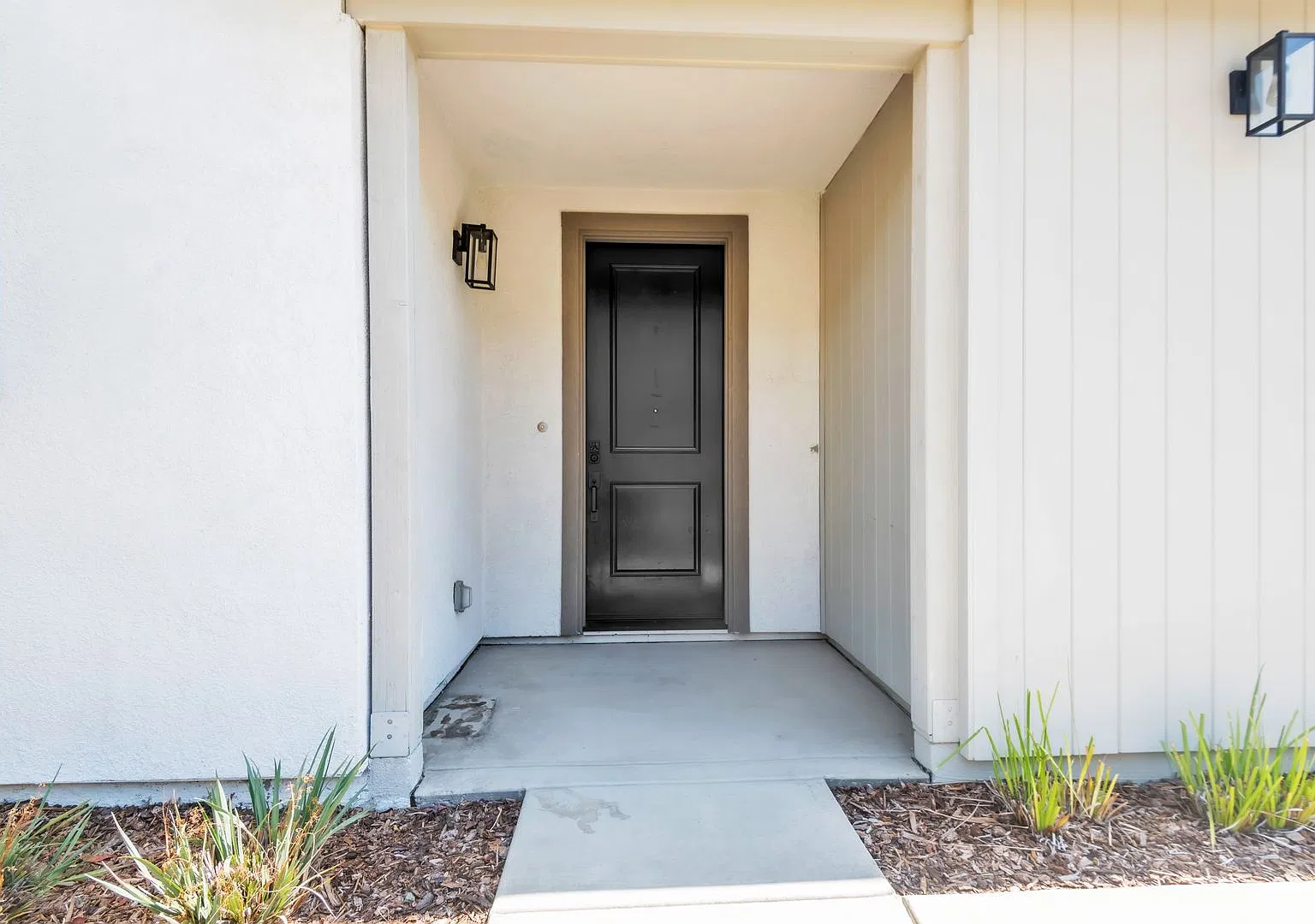 Beautifully maintained 4-bedroom, 3-bath, 2,145 sq ft in Folsom — Photo 2
