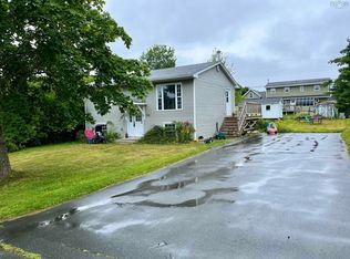 198 Centennial Ave, Lunenburg, NS B0J2C0