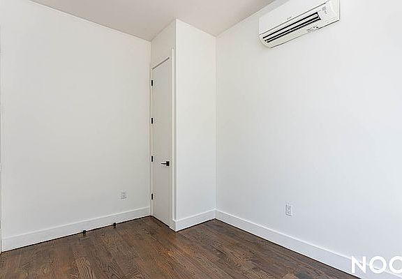 5th image of 1530 Putnam Ave #1F