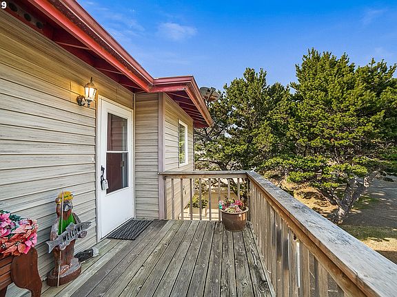 5th image of 6443 NE Neptune Dr