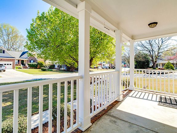 5th image of 112 Hunters Ridge Dr