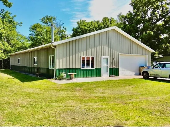 512 E 1st St, Douglass, KS 67039