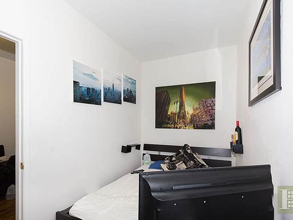 5th image of 246 E 53rd St APT 5